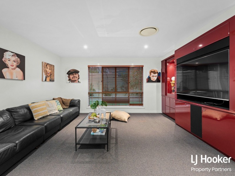 10 Sovereign Close, Wishart QLD 4122