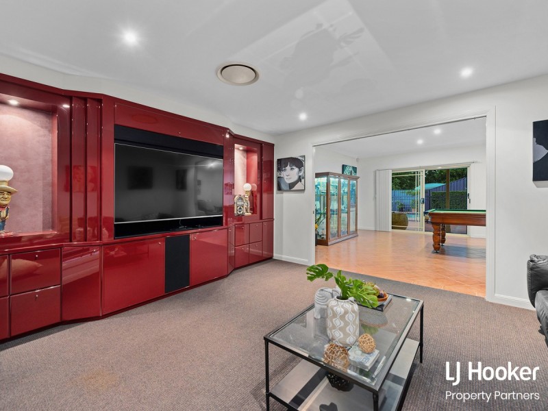 10 Sovereign Close, Wishart QLD 4122