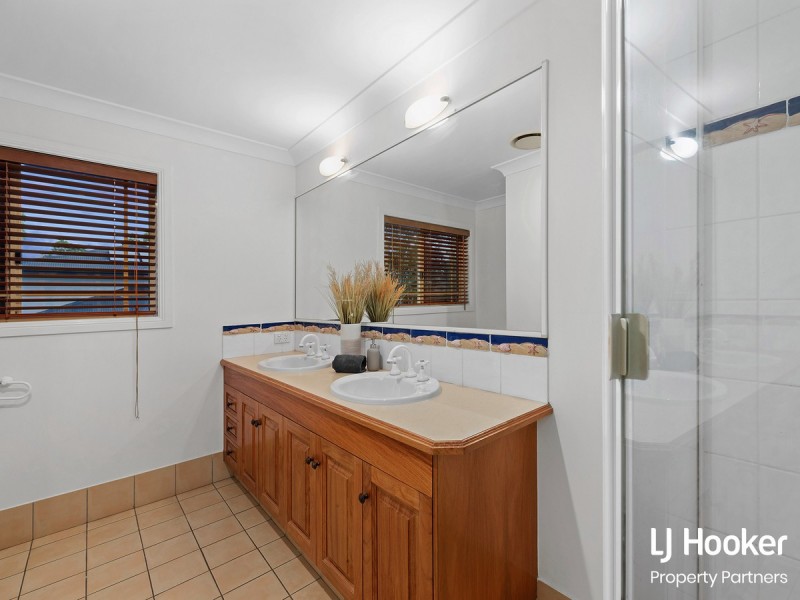 10 Sovereign Close, Wishart QLD 4122