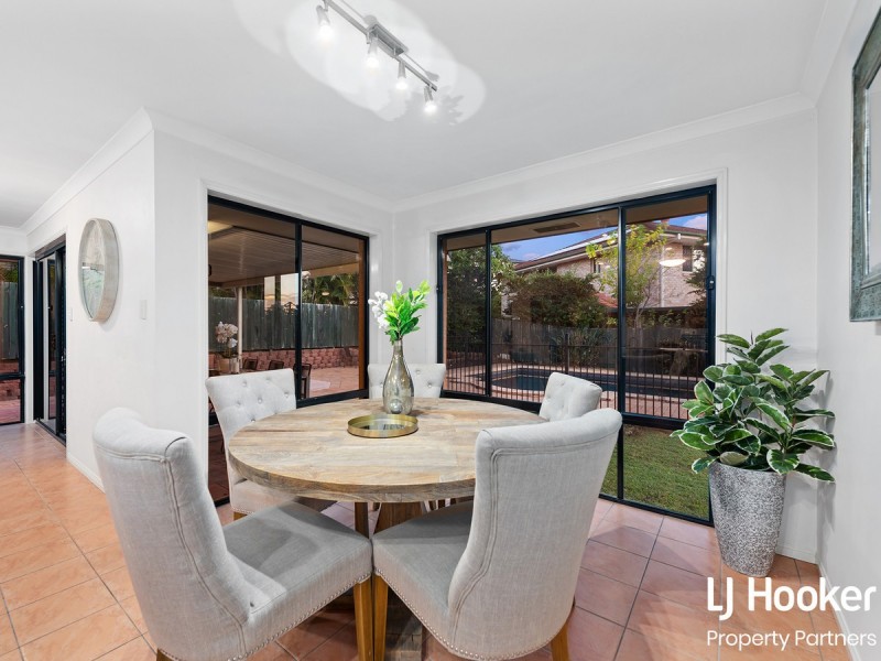 15 Cotswold Place, Wishart QLD 4122