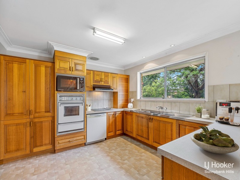 17 Sunderland Street, Macgregor QLD 4109