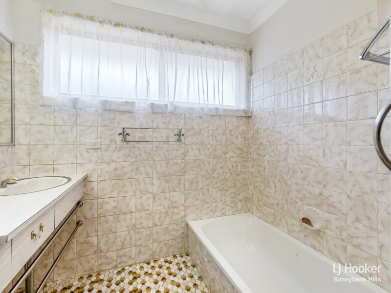 17 Sunderland Street, Macgregor QLD 4109