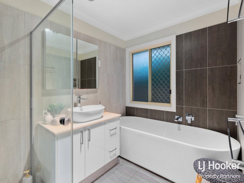 40 Solandra Crescent, Calamvale QLD 4116