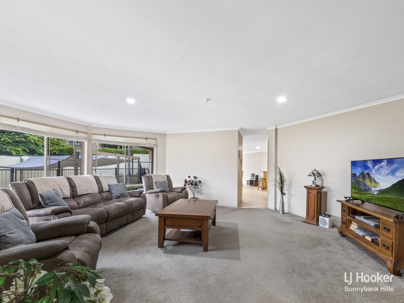 11 Paddington Crescent, Stretton QLD 4116