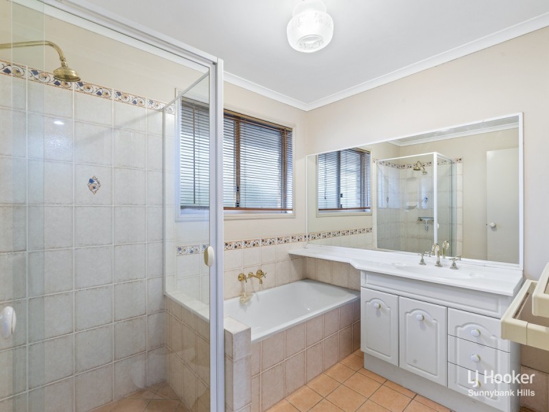 11 Paddington Crescent, Stretton QLD 4116