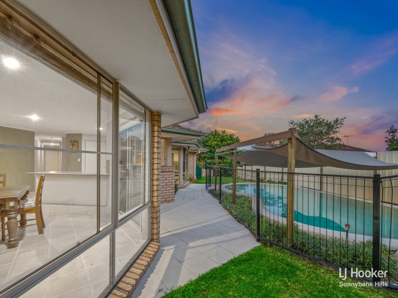 11 Paddington Crescent, Stretton QLD 4116