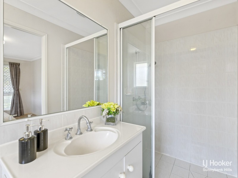 33 Yewleaf Place, Calamvale QLD 4116