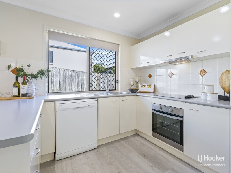 9 Wavecrest Place, Calamvale QLD 4116