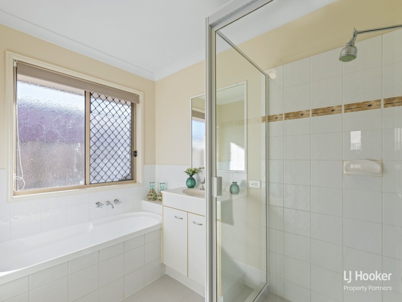 9 Wavecrest Place, Calamvale QLD 4116