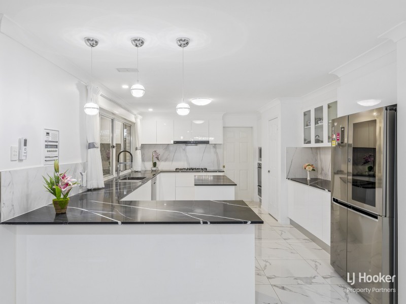 11 Torrens Place, Parkinson QLD 4115