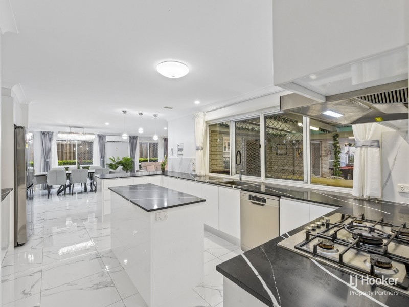 11 Torrens Place, Parkinson QLD 4115