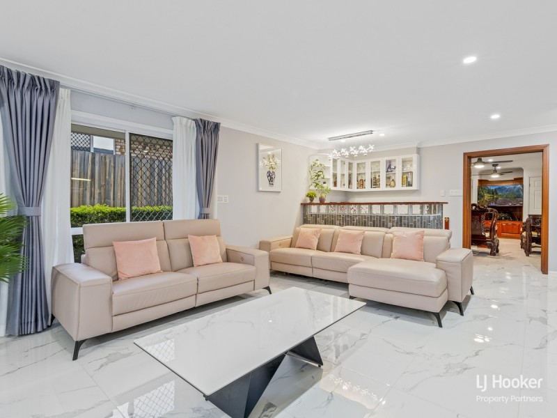 11 Torrens Place, Parkinson QLD 4115