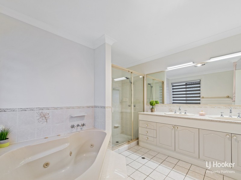 11 Torrens Place, Parkinson QLD 4115