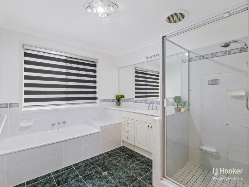 11 Torrens Place, Parkinson QLD 4115
