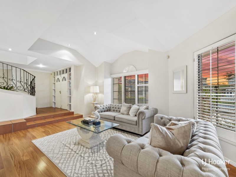 145 Lancaster Circuit, Stretton QLD 4116