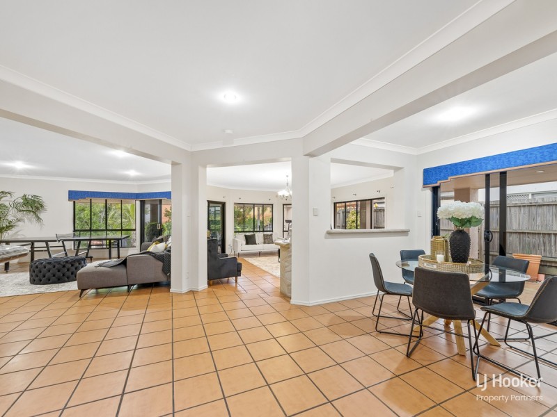 145 Lancaster Circuit, Stretton QLD 4116