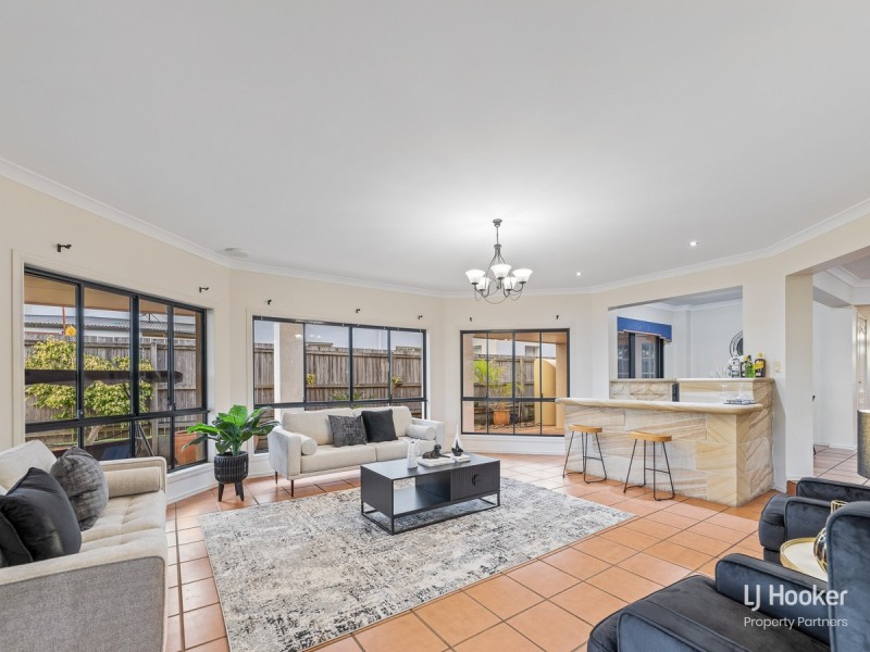 145 Lancaster Circuit, Stretton QLD 4116