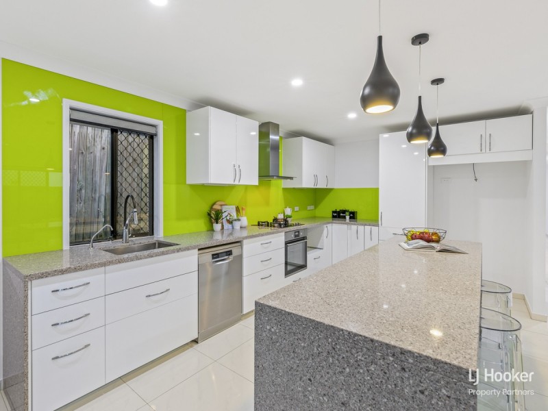 6 Regal Place, Eight Mile Plains QLD 4113