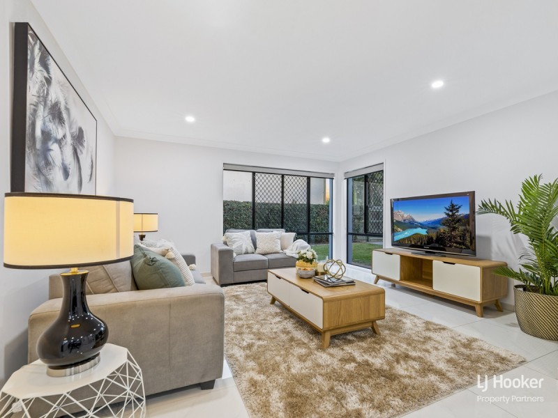 6 Regal Place, Eight Mile Plains QLD 4113