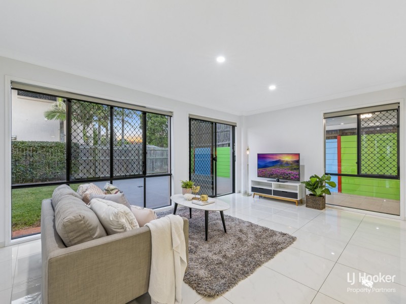 6 Regal Place, Eight Mile Plains QLD 4113