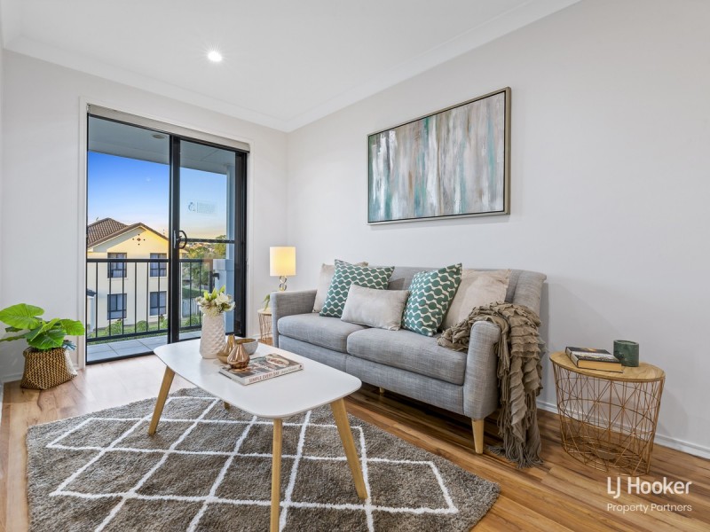 6 Regal Place, Eight Mile Plains QLD 4113