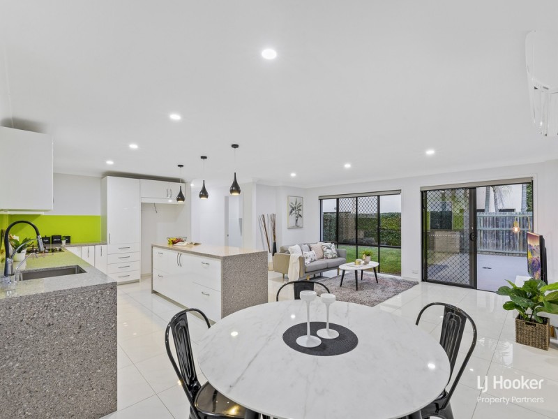 6 Regal Place, Eight Mile Plains QLD 4113