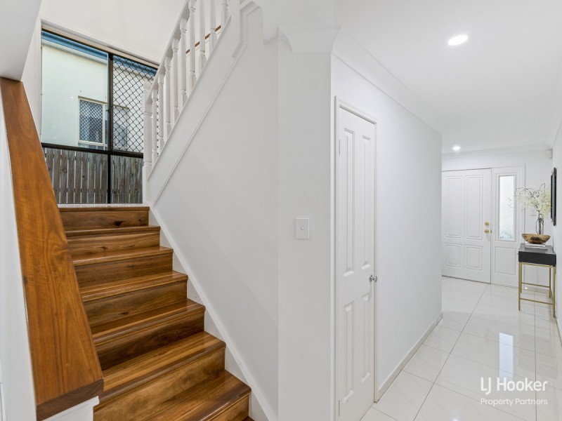 6 Regal Place, Eight Mile Plains QLD 4113