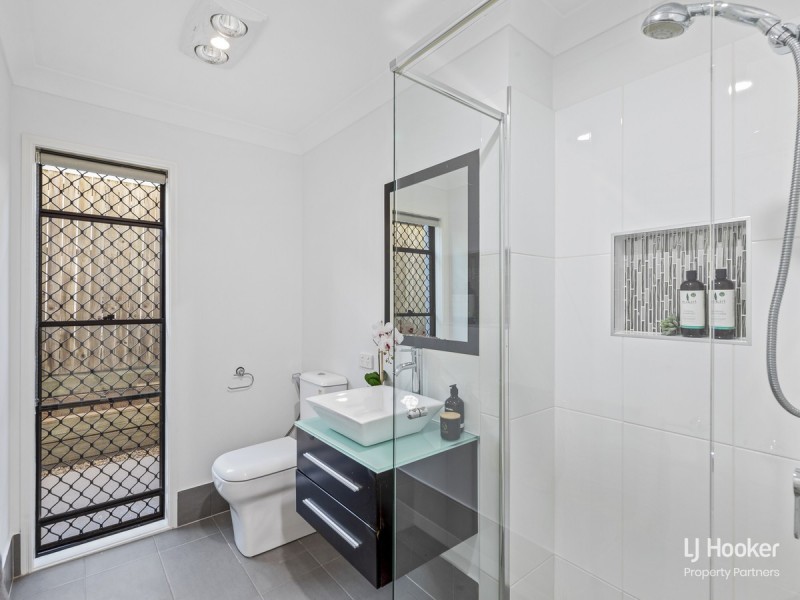 6 Regal Place, Eight Mile Plains QLD 4113