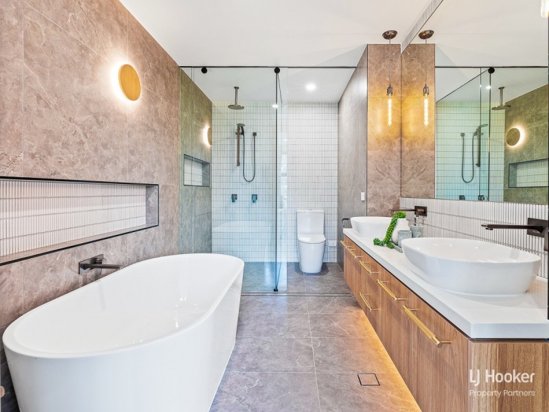 146 Meiers Road, Indooroopilly QLD 4068
