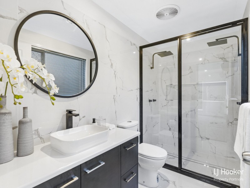 82 Lancaster Circuit, Stretton QLD 4116