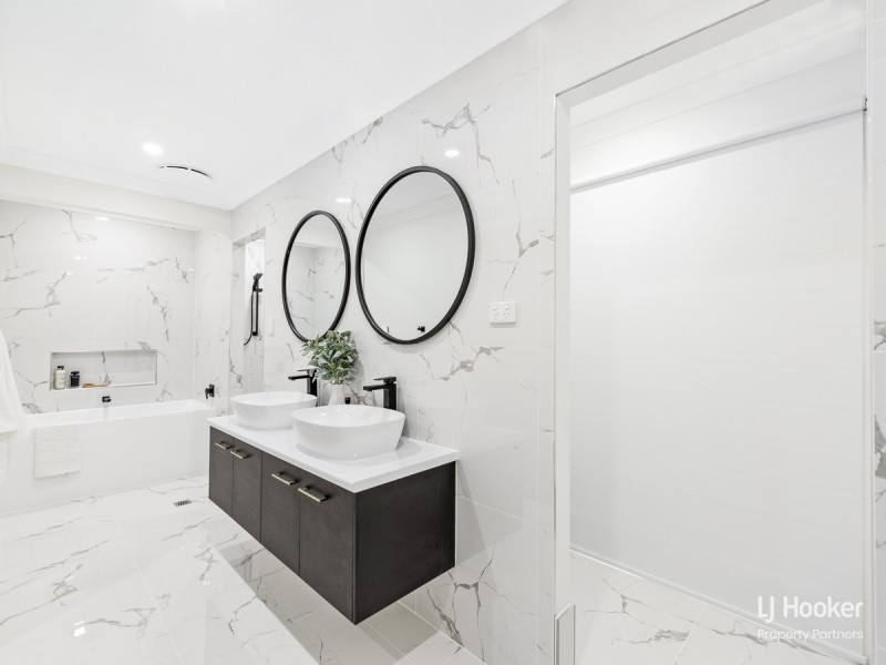 82 Lancaster Circuit, Stretton QLD 4116