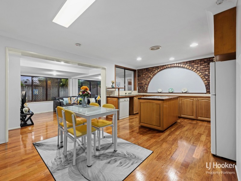 17 Angophora Street, Robertson QLD 4109