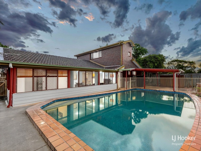 17 Angophora Street, Robertson QLD 4109