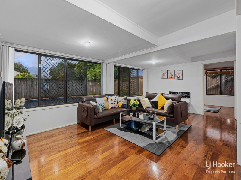 17 Angophora Street, Robertson QLD 4109