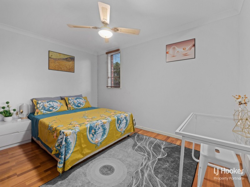 17 Angophora Street, Robertson QLD 4109