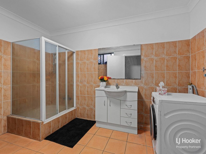 17 Angophora Street, Robertson QLD 4109