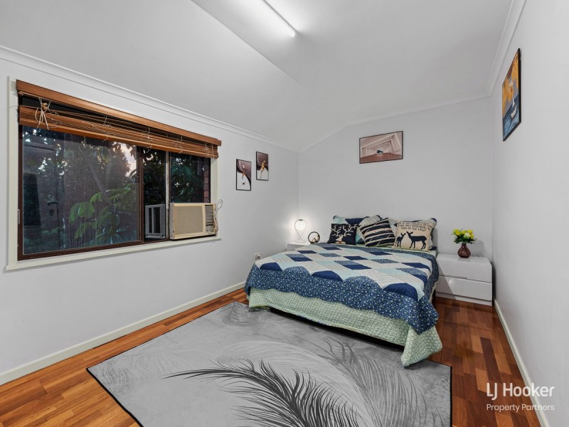 17 Angophora Street, Robertson QLD 4109