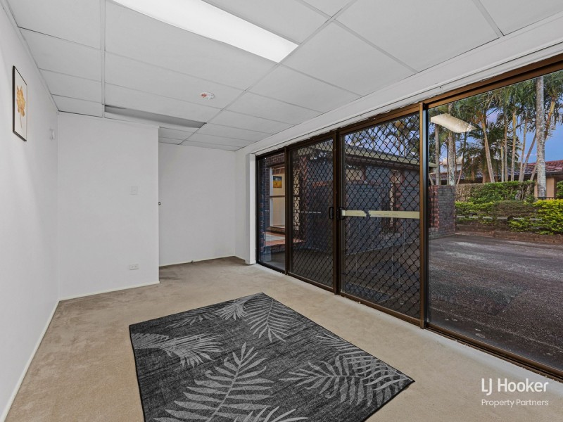 17 Angophora Street, Robertson QLD 4109