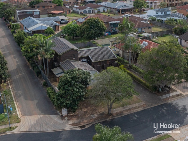 17 Angophora Street, Robertson QLD 4109