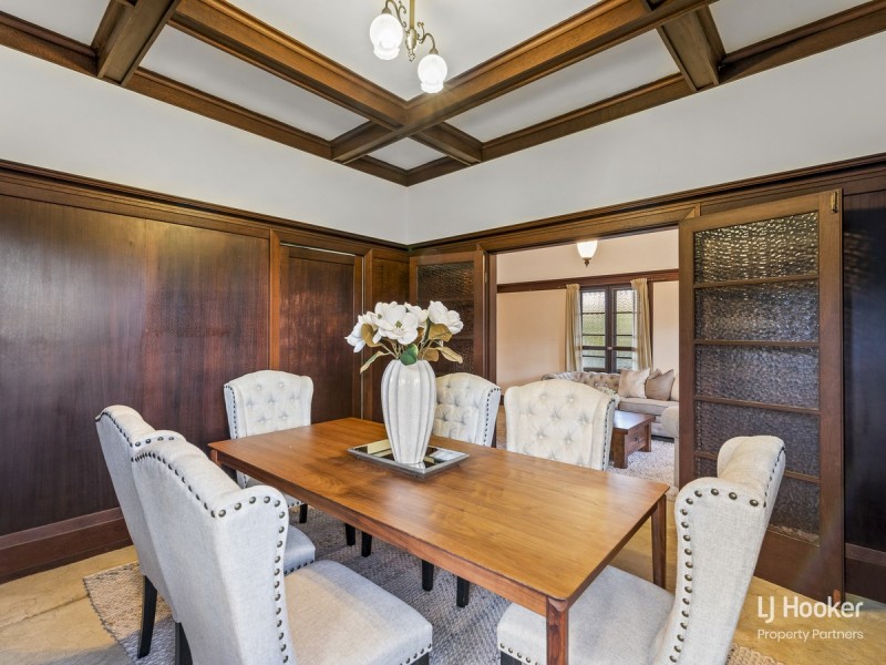 102 Victor Street, Holland Park QLD 4121