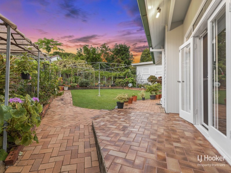102 Victor Street, Holland Park QLD 4121