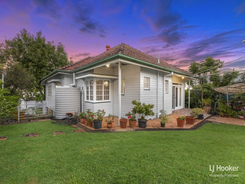 102 Victor Street, Holland Park QLD 4121