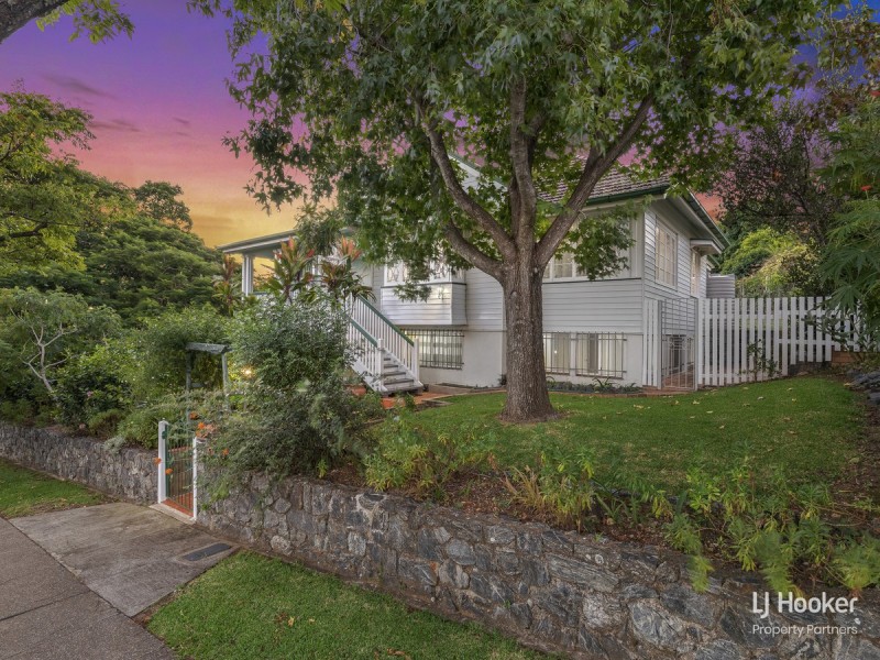102 Victor Street, Holland Park QLD 4121