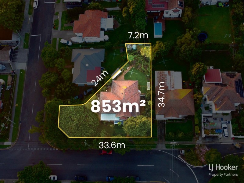 102 Victor Street, Holland Park QLD 4121