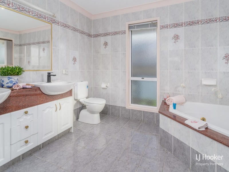 150 Lancaster Circuit, Stretton QLD 4116