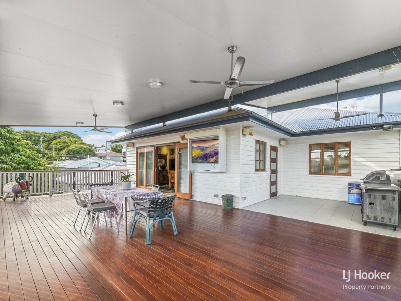15 Greenmount Avenue, Holland Park QLD 4121