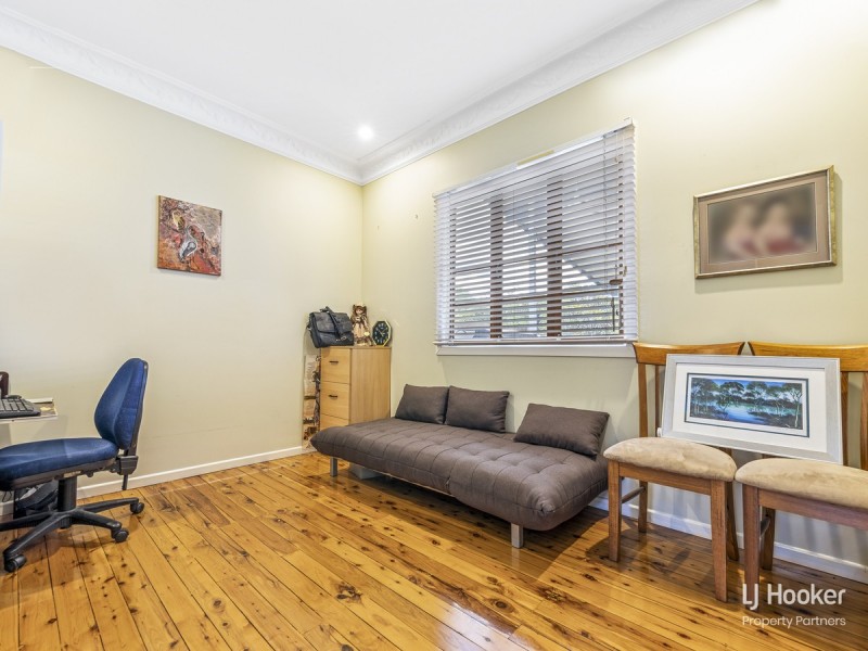 15 Greenmount Avenue, Holland Park QLD 4121