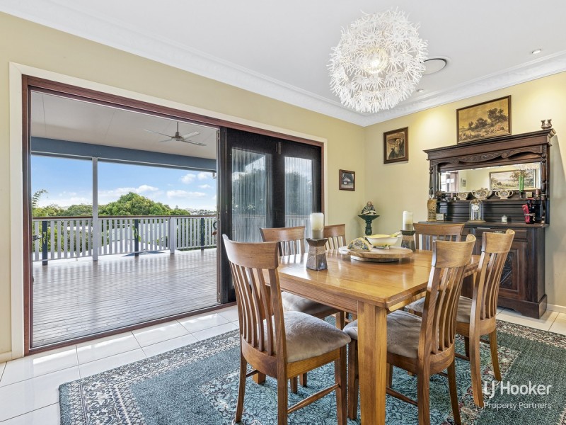 15 Greenmount Avenue, Holland Park QLD 4121