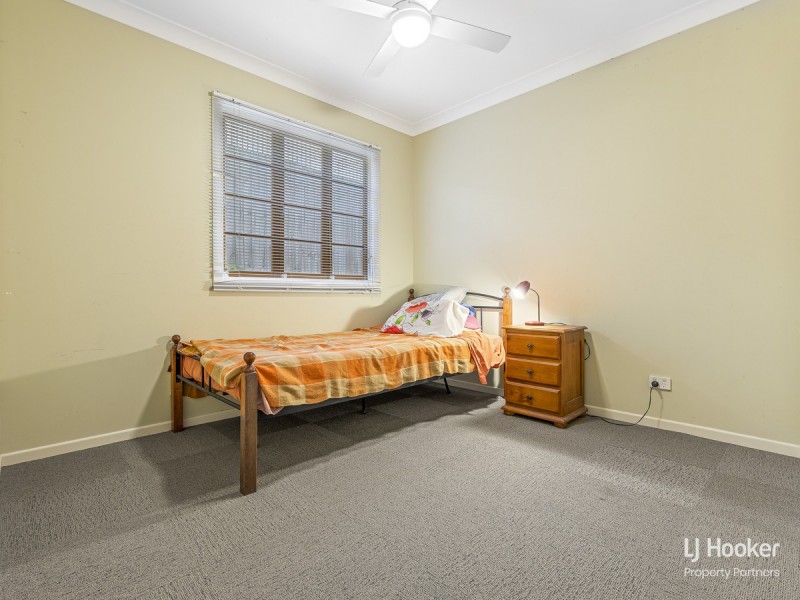 15 Greenmount Avenue, Holland Park QLD 4121