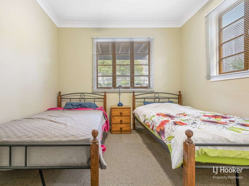 15 Greenmount Avenue, Holland Park QLD 4121